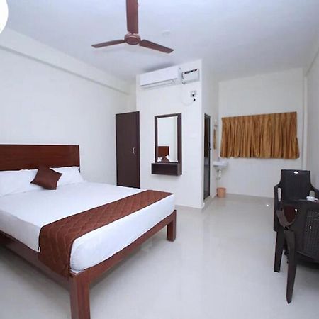 Sasti Hotel Palani Екстер'єр фото
